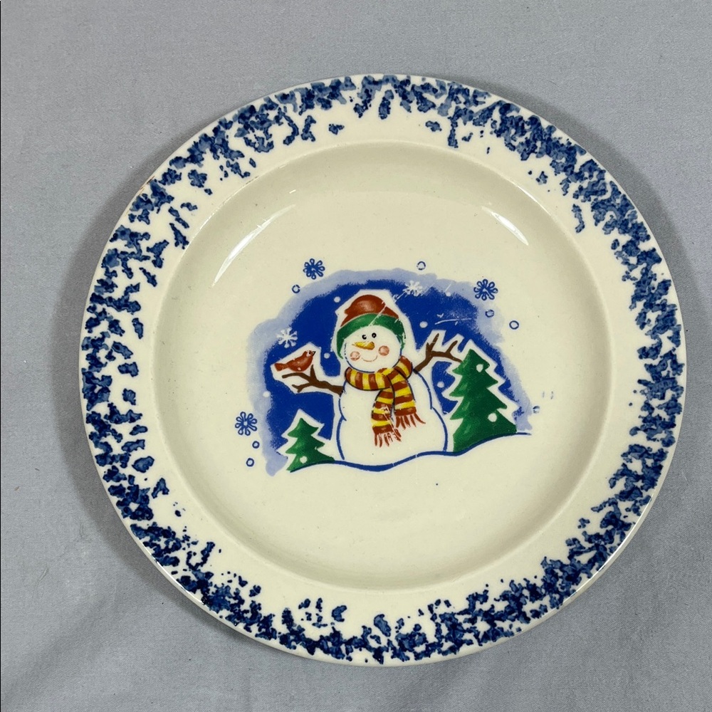 Thomson Pottery snowman dessert plate. 6.5 inch
